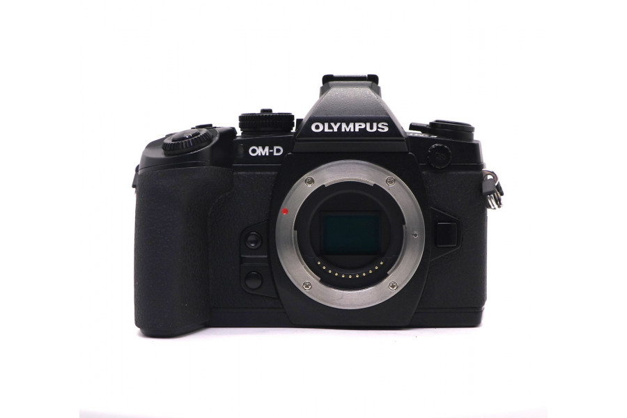Olympus OM-D E-M1 body (пробег 18210 кадров)