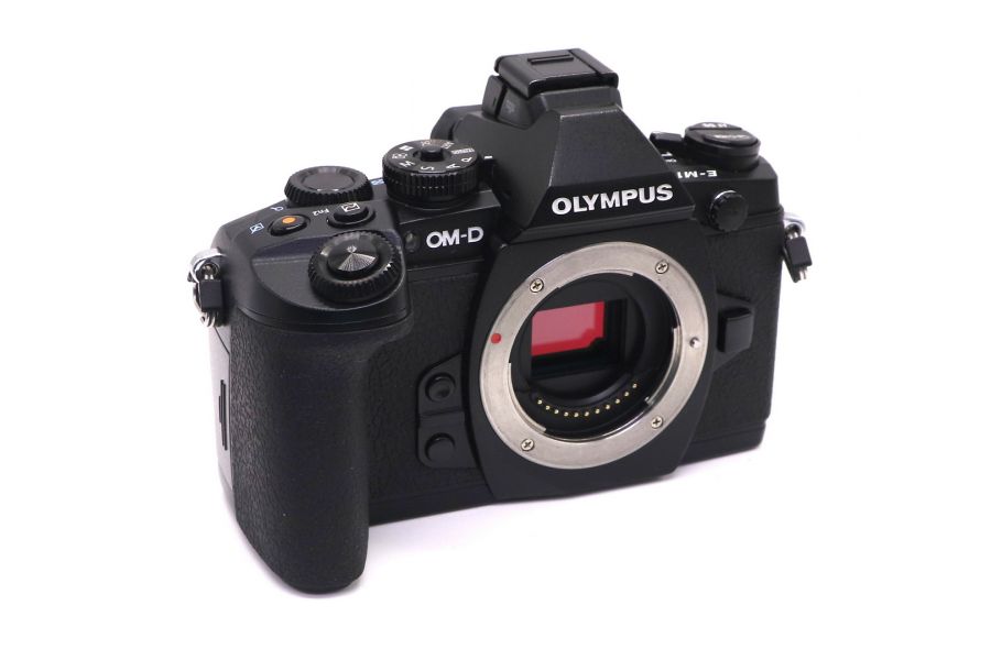 Olympus OM-D E-M1 body (пробег 18210 кадров)