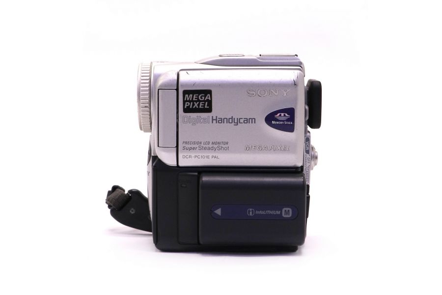 Видеокамера цифровая Sony DCR-PC101E PAL