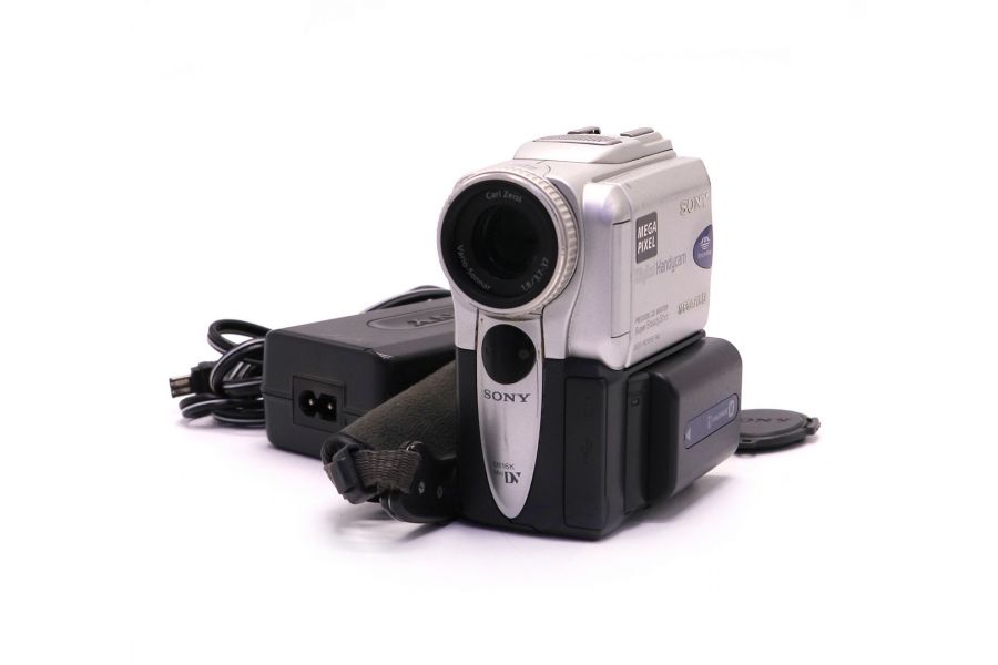 Видеокамера цифровая Sony DCR-PC101E PAL