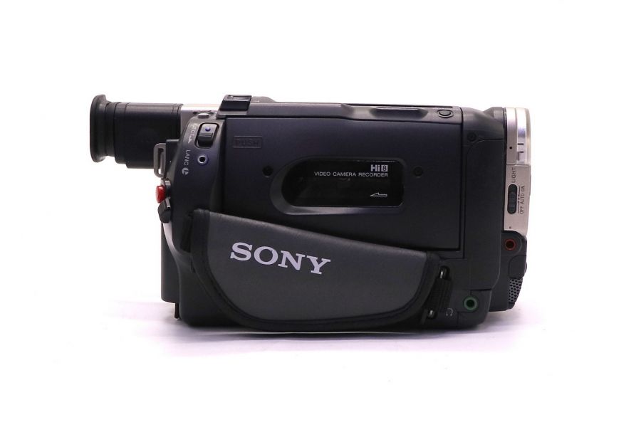Компактная видеокамера Sony CCD-TRV87E Video8