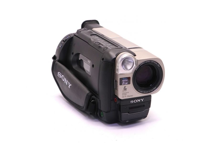 Компактная видеокамера Sony CCD-TRV87E Video8