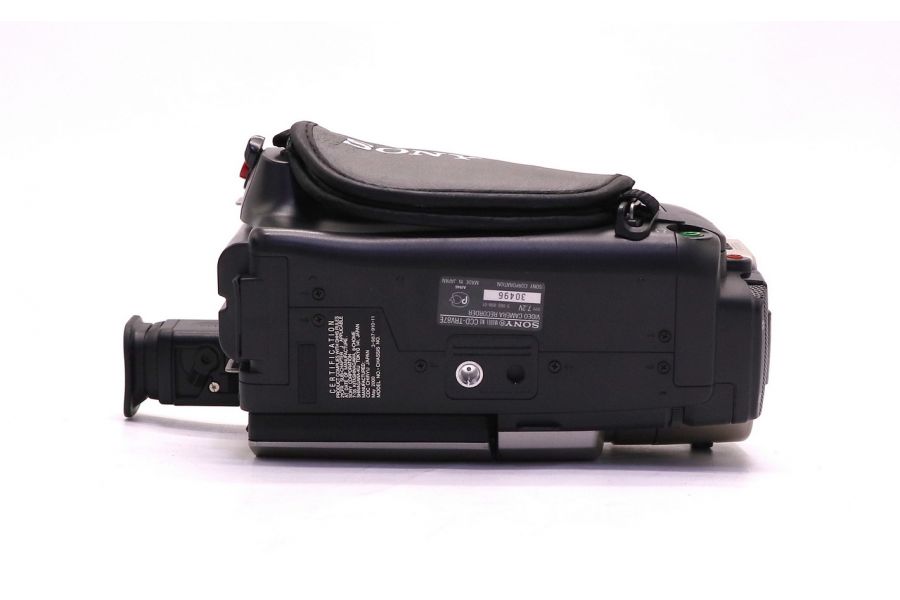 Компактная видеокамера Sony CCD-TRV87E Video8