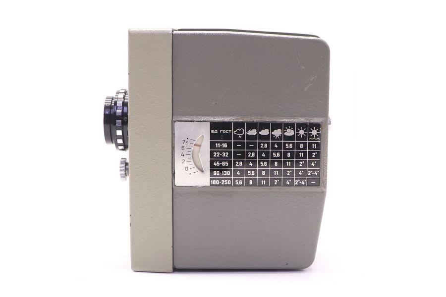 Советская любительская кинокамера Спорт-4