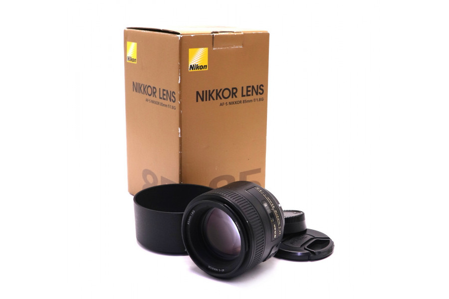 Объектив Nikon 85mm f/1,8G AF-S Nikkor в упаковке