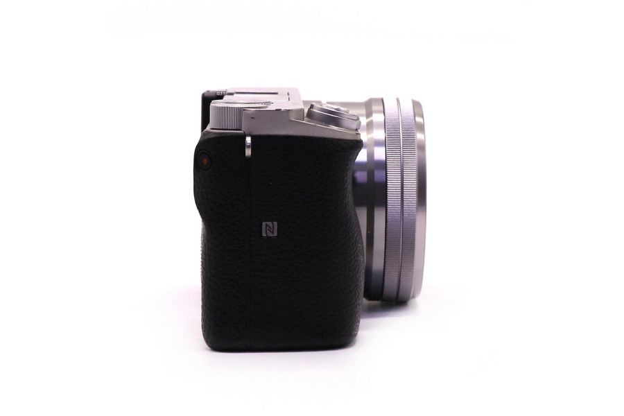 Sony A6000 ILCE-6000L kit (пробег 26500 кадров)