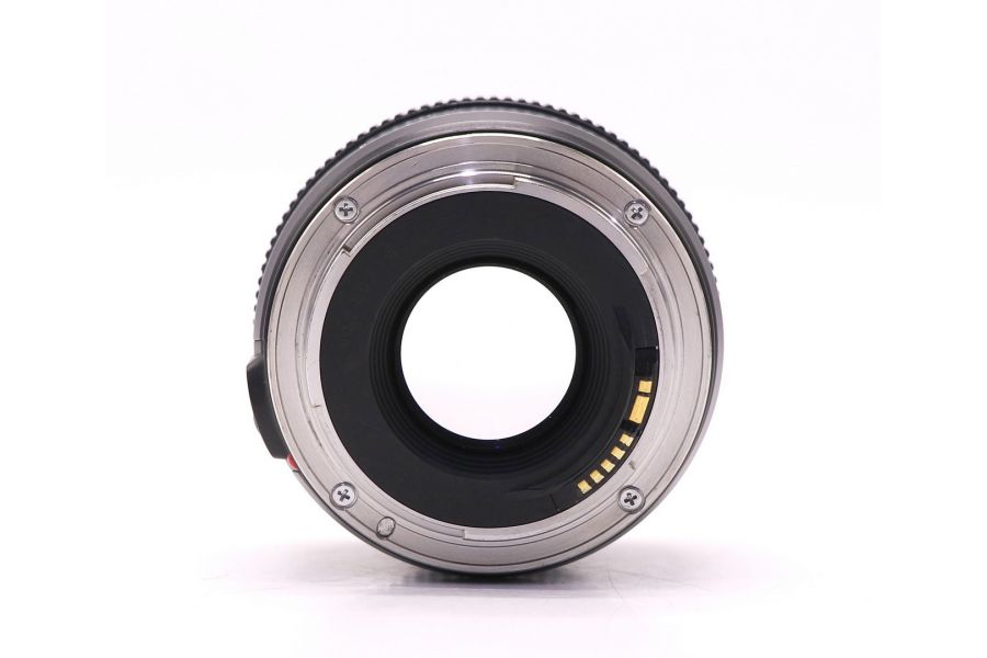 Объектив Canon EF 28mm f/1.8 USM в упаковке