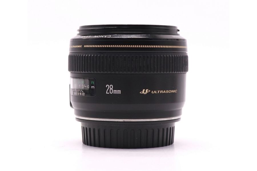 Объектив Canon EF 28mm f/1.8 USM в упаковке