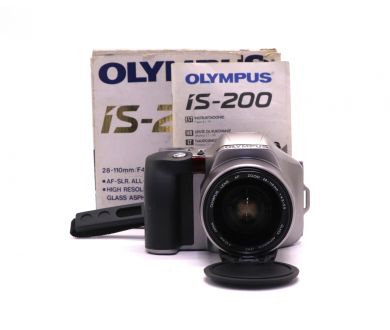 Зеркальная фотокамера Olympus IS-200 в упаковке
