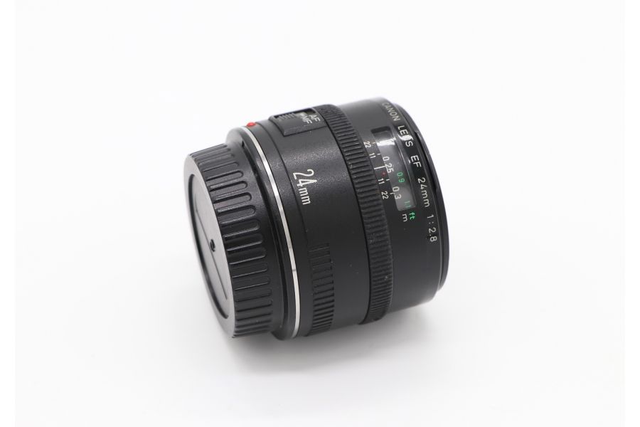 Широкоугольный объектив Canon EF 24mm f/2.8