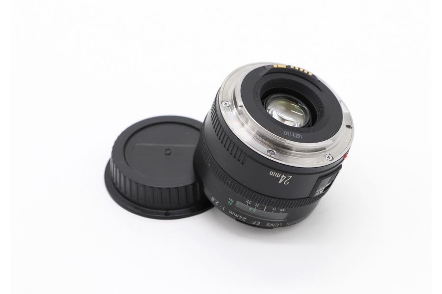 Широкоугольный объектив Canon EF 24mm f/2.8