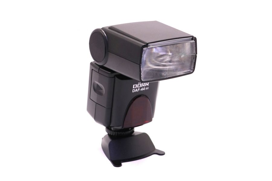 Фотовспышка Dorr Daf 44 Wi for Canon в упаковке