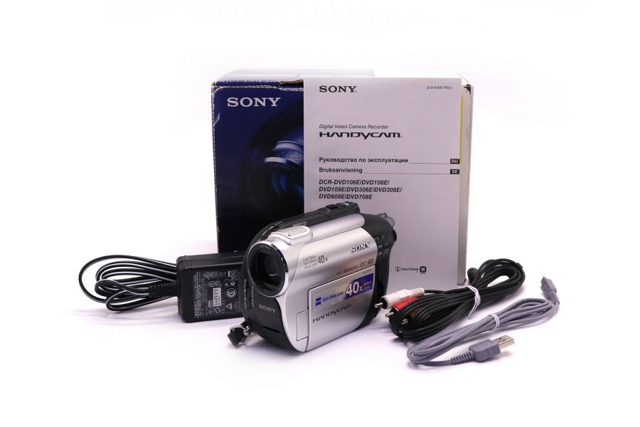 Цифровая видеокамера Sony DCR-DVD106E в упаковке