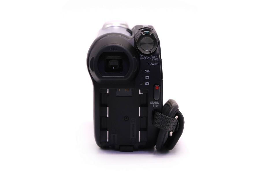 Цифровая видеокамера Sony DCR-DVD106E в упаковке