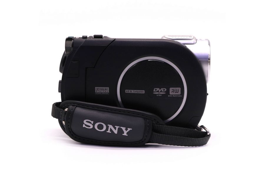 Цифровая видеокамера Sony DCR-DVD106E в упаковке