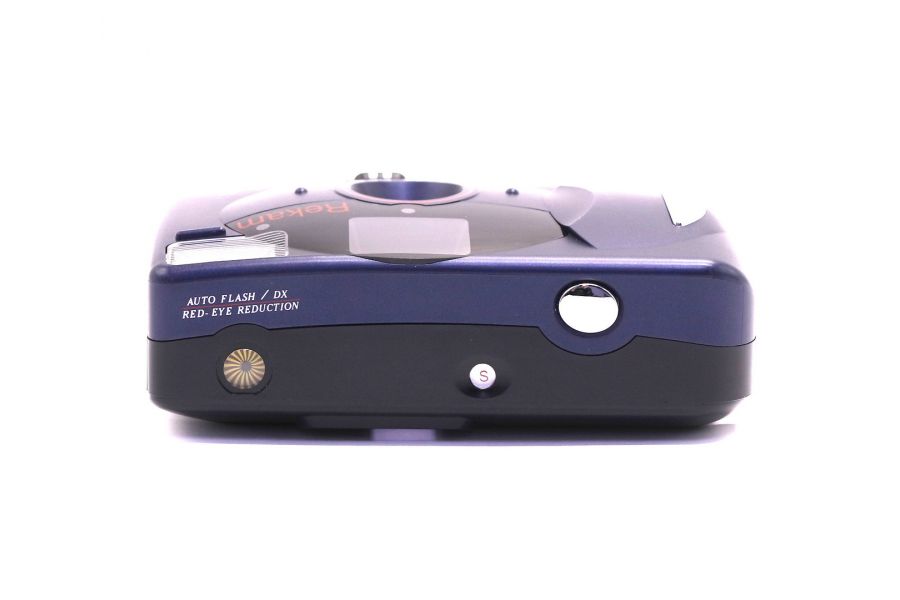 Компактная плёночная камера Rekam Max в упаковке