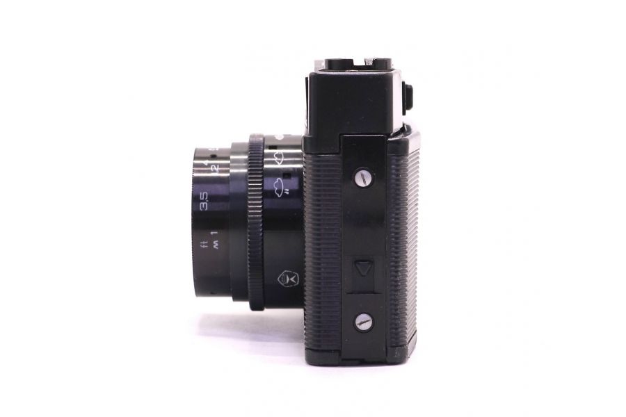 Советская аналоговая фотокамера Смена Символ