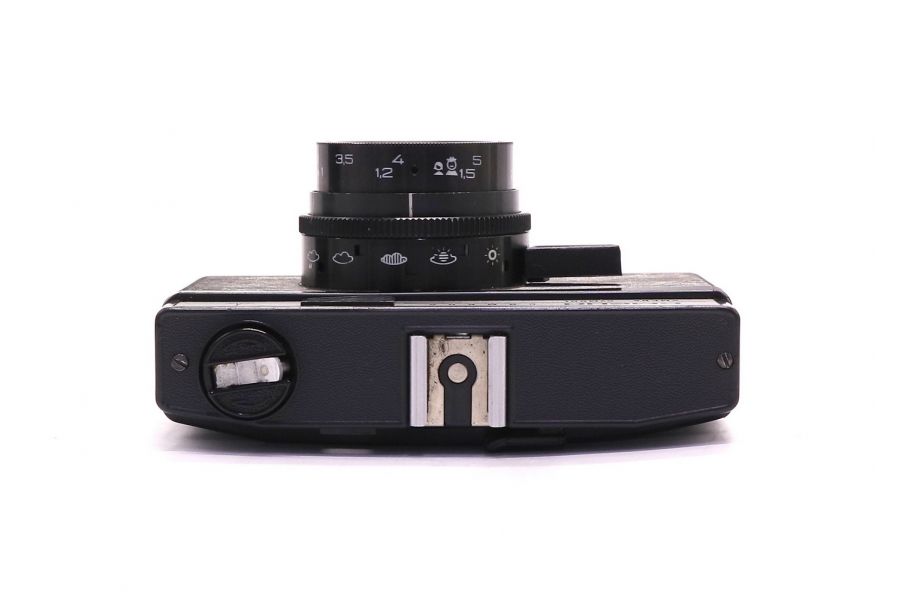 Советская аналоговая фотокамера Смена Символ