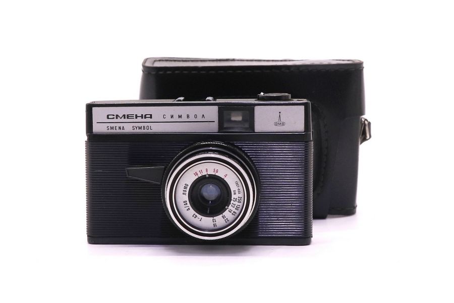 Советская аналоговая фотокамера Смена Символ