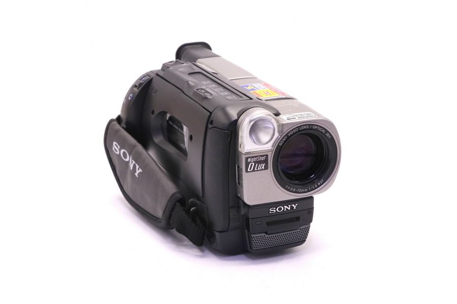 Кассетная видеокамера Sony CCD-TRV57E (Video8)