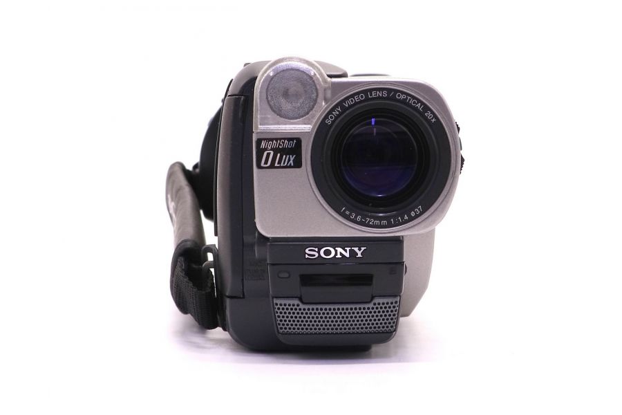 Кассетная видеокамера Sony CCD-TRV57E (Video8)