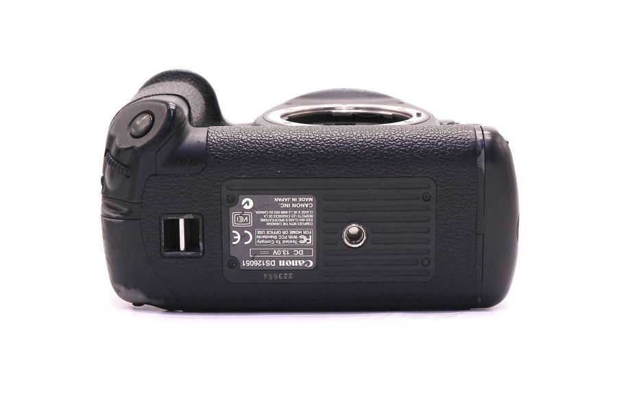 Canon EOS 1D Mark II body (пробег 160400 кадров)