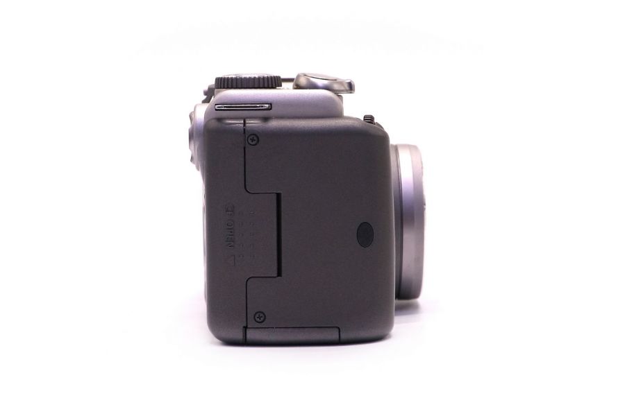 Цифровая фотокамера Canon PowerShot G3 в упаковке