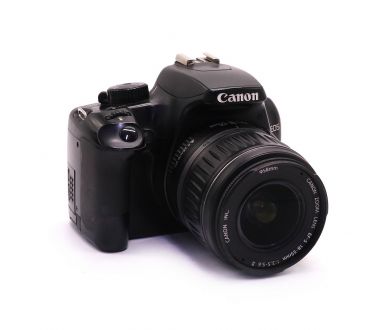 Камера Canon EOS 1000D kit в упаковке (пробег 78000 кадров)