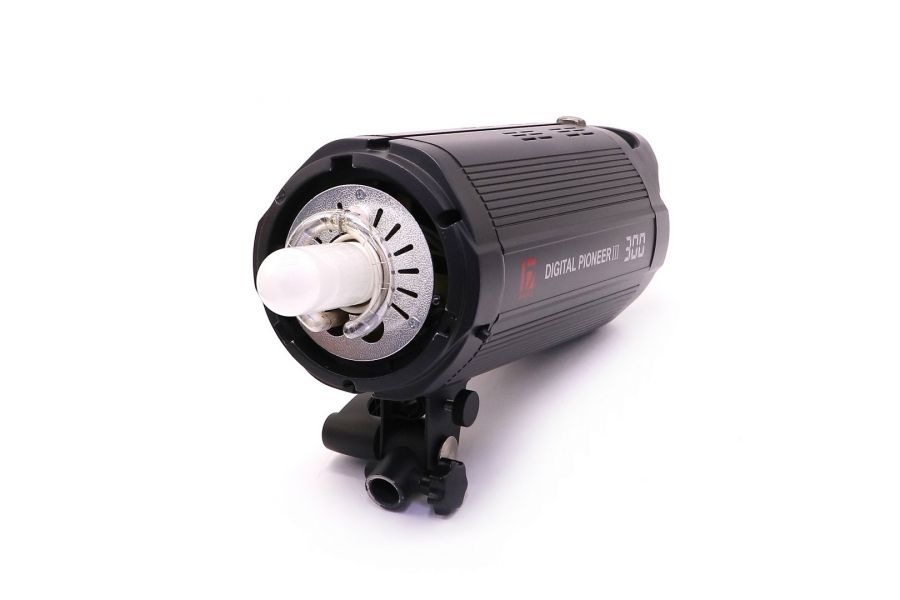 Студийный моноблок Jinbei Digital Pioneer III 300 в упаковке