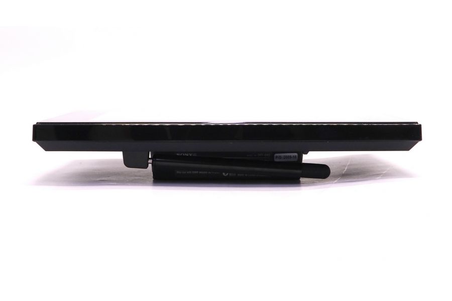 Цифровая фоторамка Sony DPF-D80 в упаковке