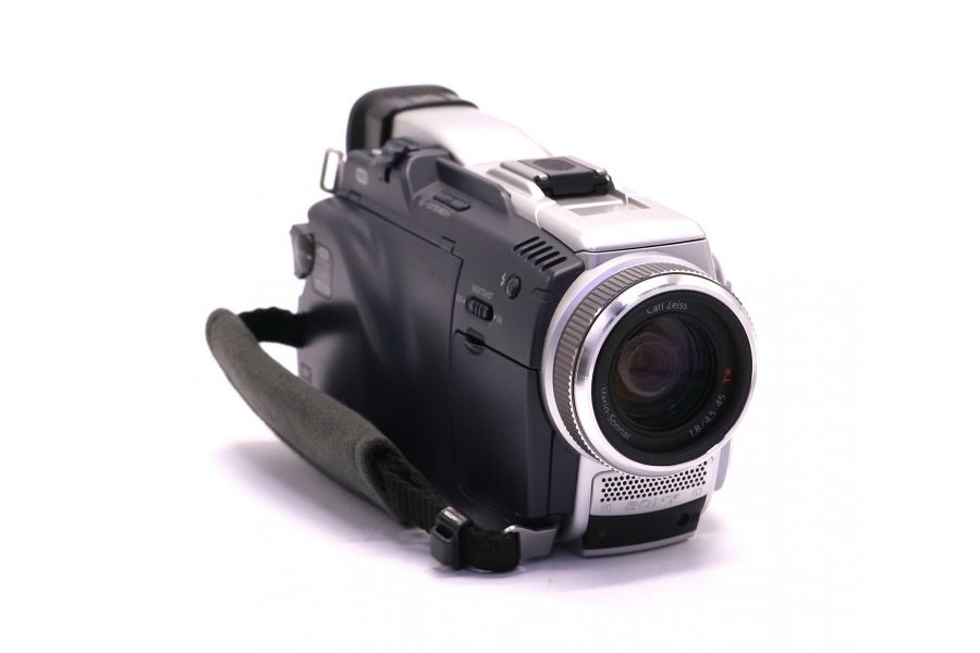 Цифровая видеокамера Sony DCR-TRV75E Digital8