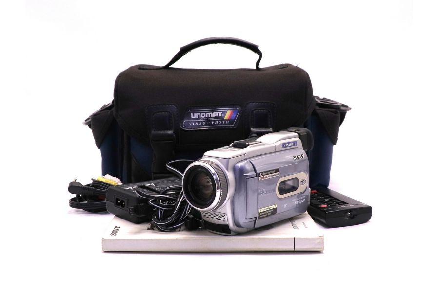 Цифровая видеокамера Sony DCR-TRV75E Digital8