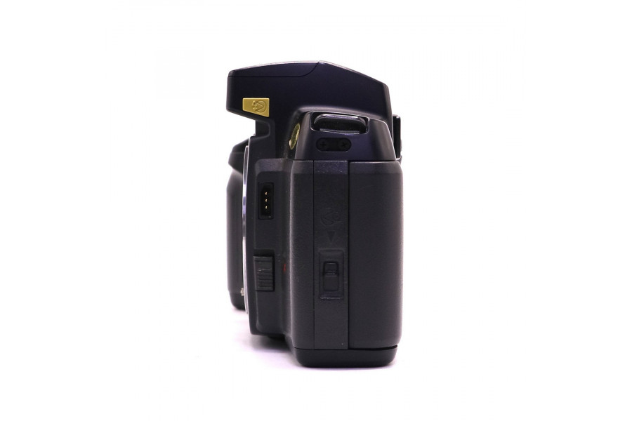 Малоформатная зеркальная камера Pentax SF7 body