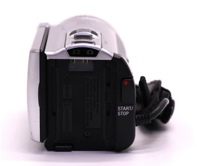 Компактная цифровая видеокамера Sony HDR-CX200E