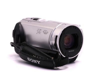 Компактная цифровая видеокамера Sony HDR-CX200E