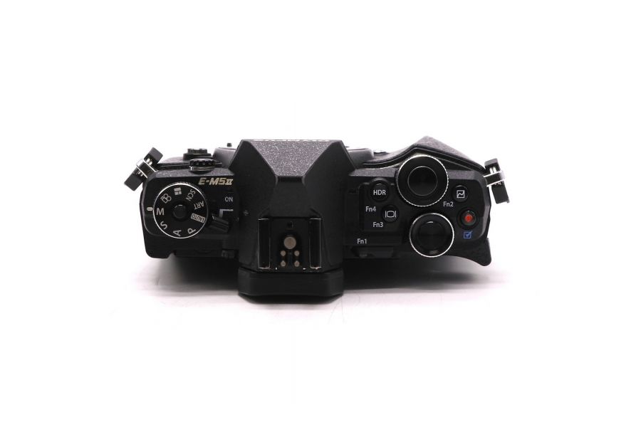 Olympus OM-D E-M5 II body в упаковке (пробег 65615 кадров)