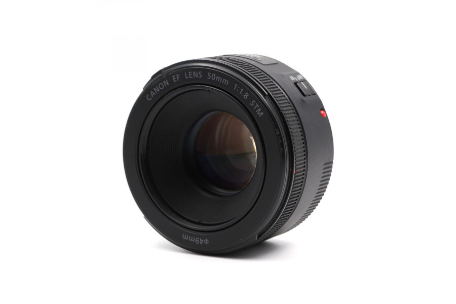 Светосильный фикс-объектив Canon EF 50mm f/1.8 STM