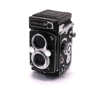 Двухобъективная зеркальная камера Yashica 24