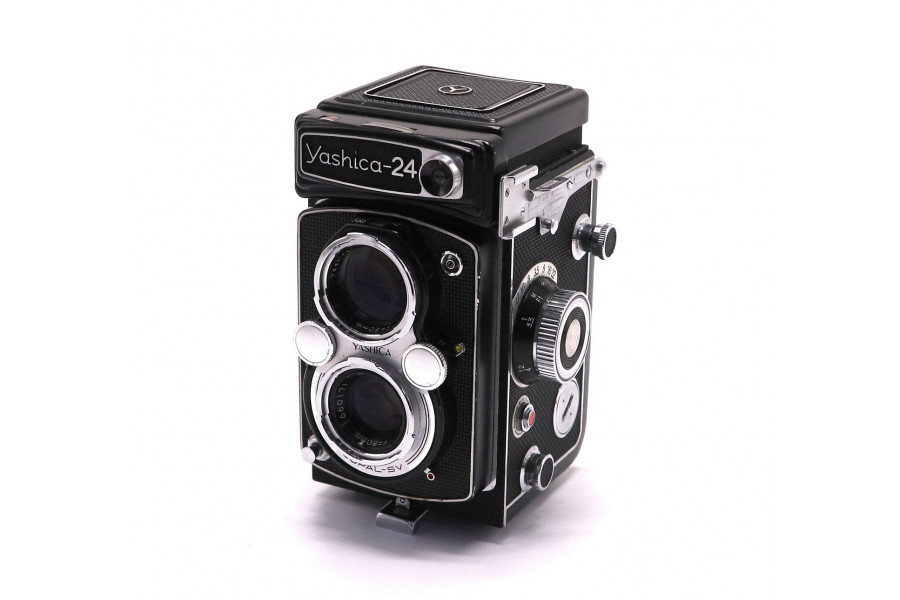 Двухобъективная зеркальная камера Yashica 24