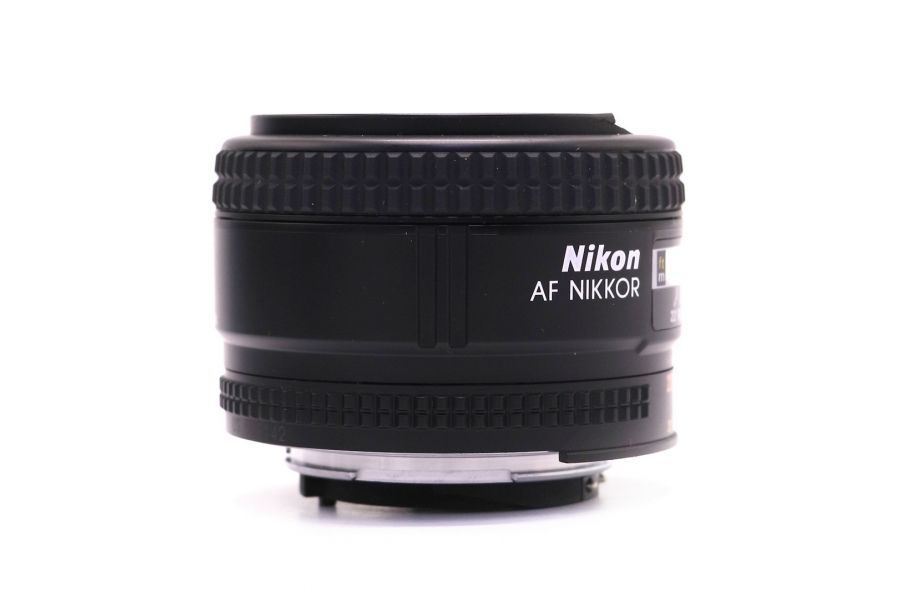 Светосильный объектив Nikon 35mm f/2D AF Nikkor