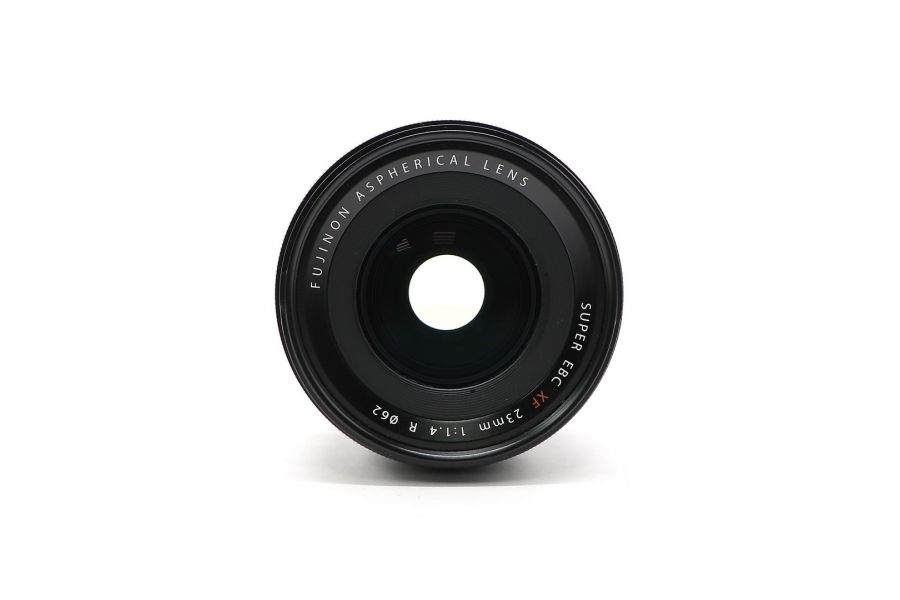 Объектив цифровой Fujifilm XF 23mm f/1.4 R в упаковке
