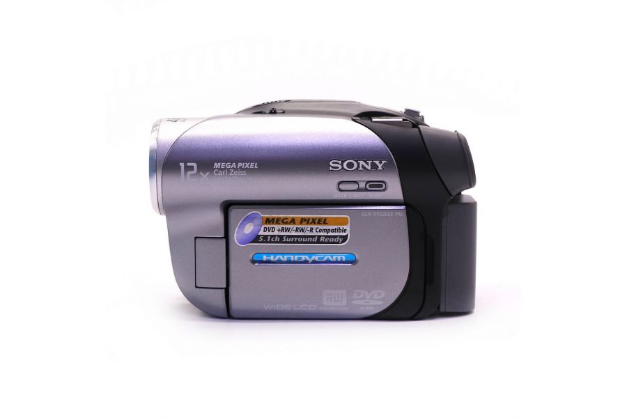 Цифровая видеокамера Sony DCR-DVD202E в упаковке