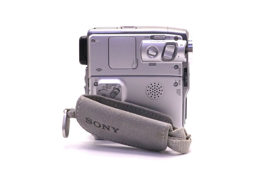 Видеокамера Sony DCR-PC109E формата MiniDV