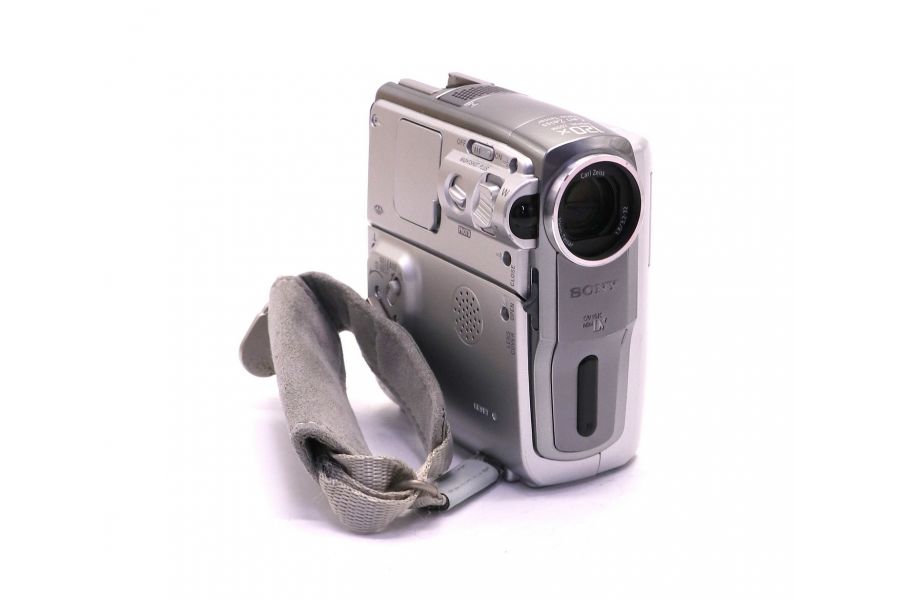 Видеокамера Sony DCR-PC109E формата MiniDV