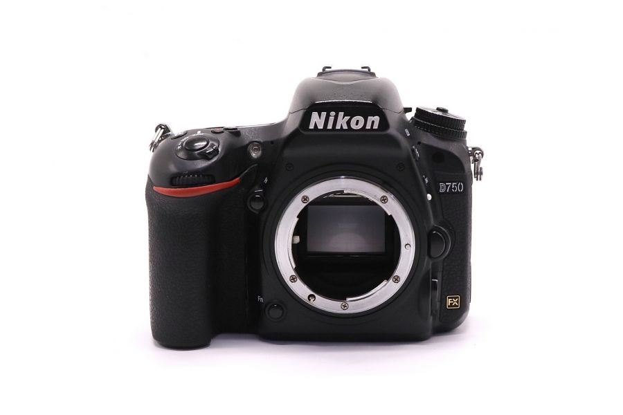 Nikon D750 body в упаковке (пробег 327575 кадров)