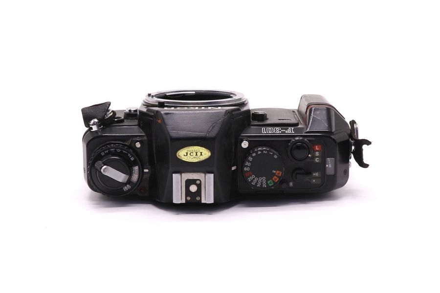 Зеркальный фотоаппарат Nikon F-301 body (Japan)