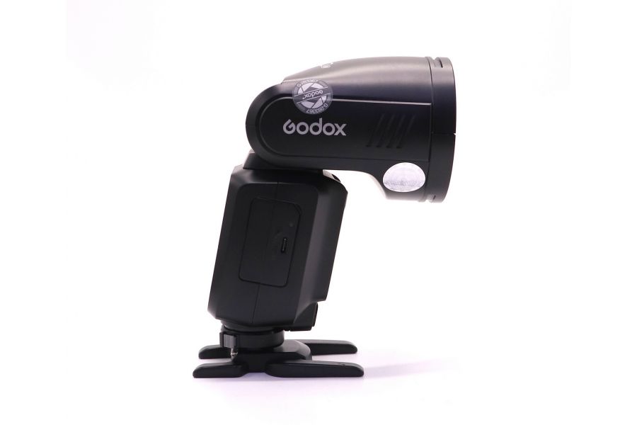 Фотовспышка Godox V100N TTL для Nikon в упаковке