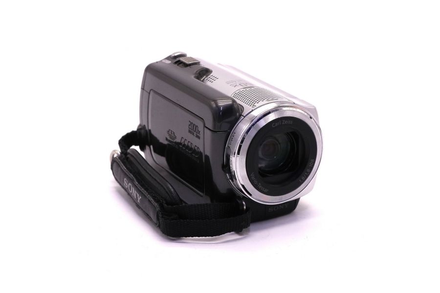 Компактная цифровая видеокамера Sony DCR-SR67E