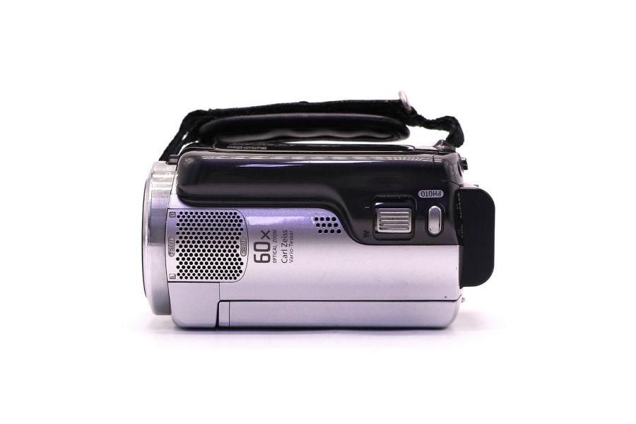 Компактная цифровая видеокамера Sony DCR-SR67E