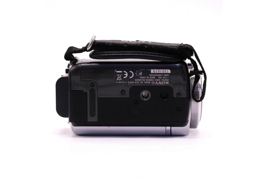 Компактная цифровая видеокамера Sony DCR-SR67E
